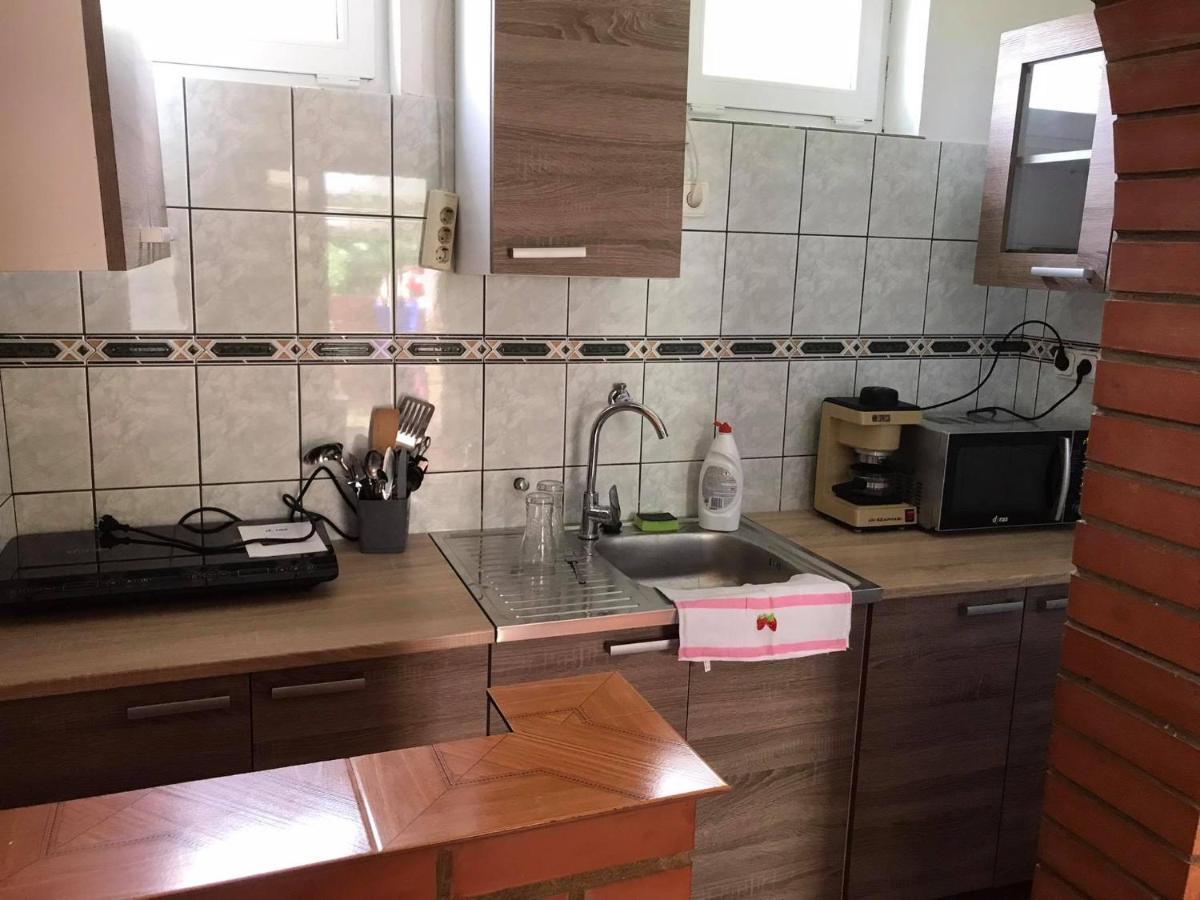 Tahiti Apartman Apartment Hajduszoboszlo Exterior photo