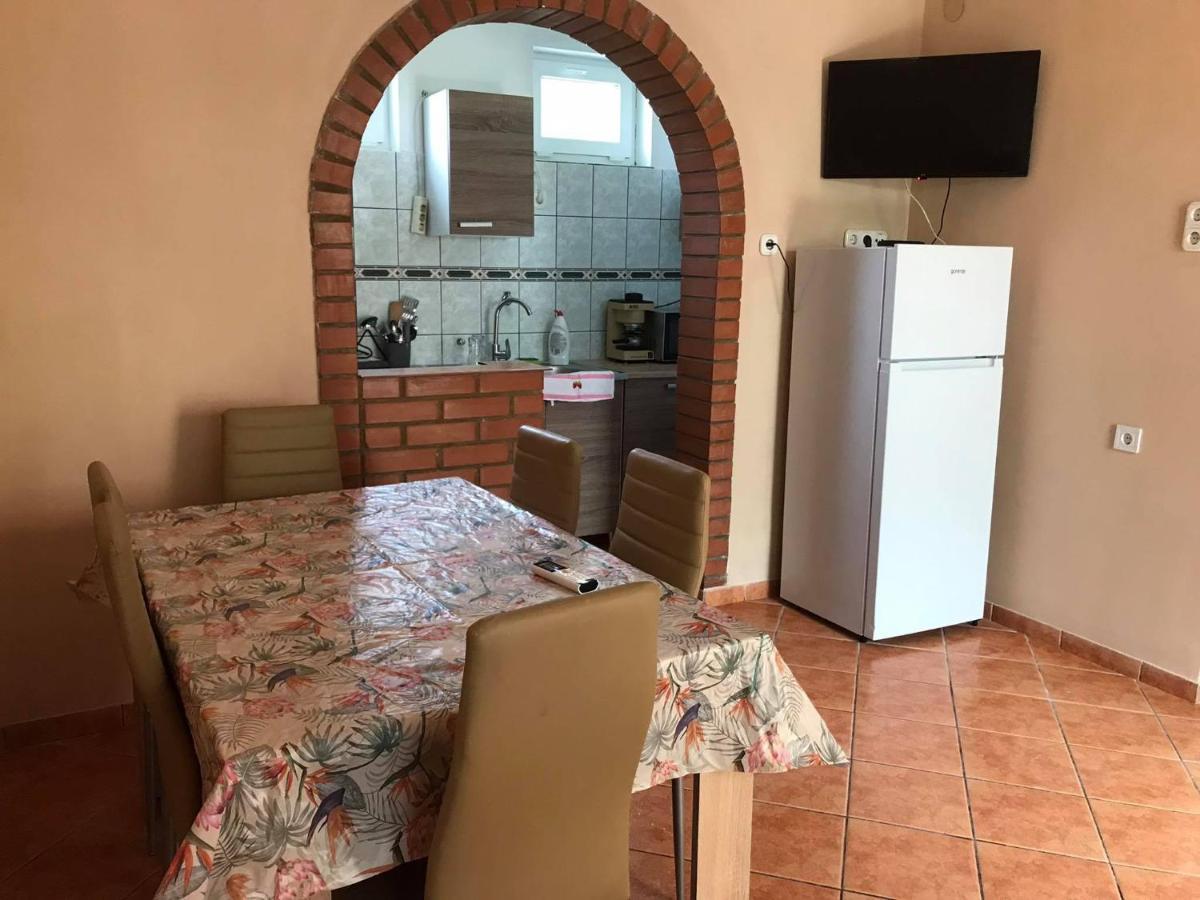 Tahiti Apartman Apartment Hajduszoboszlo Exterior photo